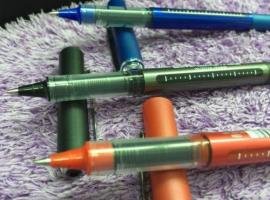 Bút bi nước Uniball Eye Ultra Micro UB150 Rollerball Pen, 0.38mm